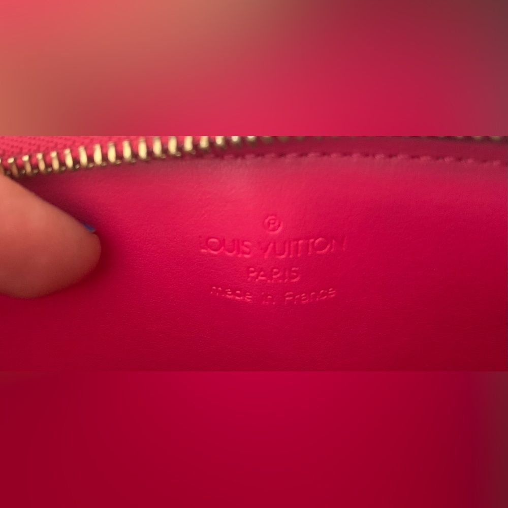 Louis Vuitton Pink Shoulder Bag - Picture 11 of 12